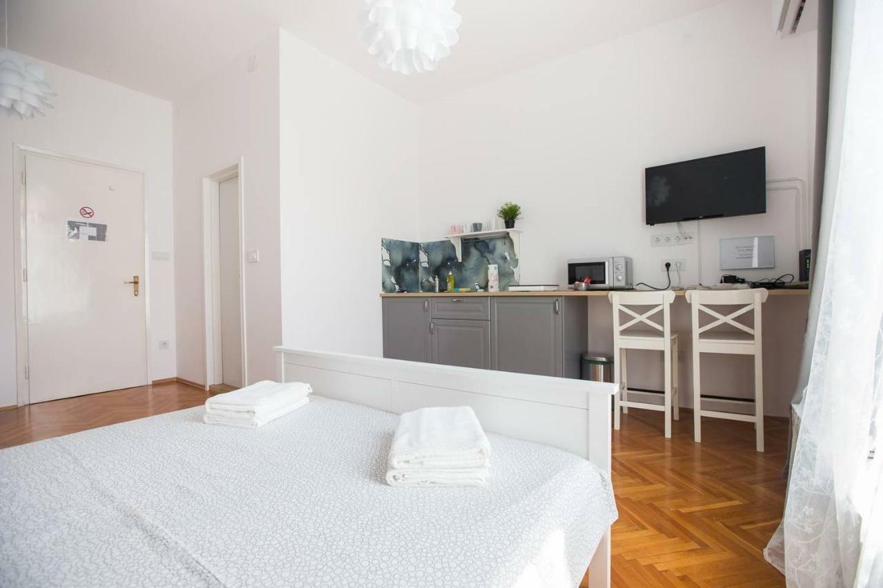 Oberiter Apartments - Center Of Zagreb, Fast Wifi, Ac, Kitchen, Parking Exterior foto